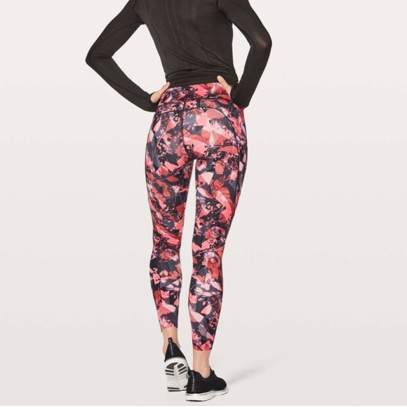 lululemon Fast & Free Tight 7/8 - Picture 2 of 7